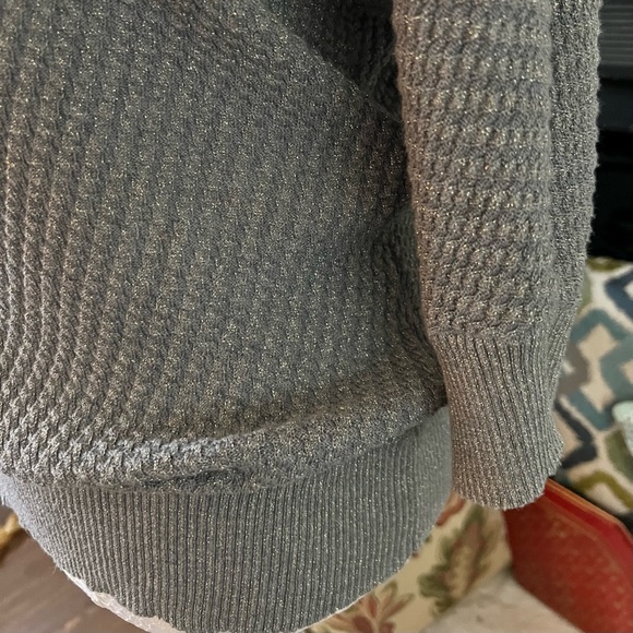 New Directions Silver Gray Textured Metallic Women's Sweater Size Medium - Picture 4 of 8